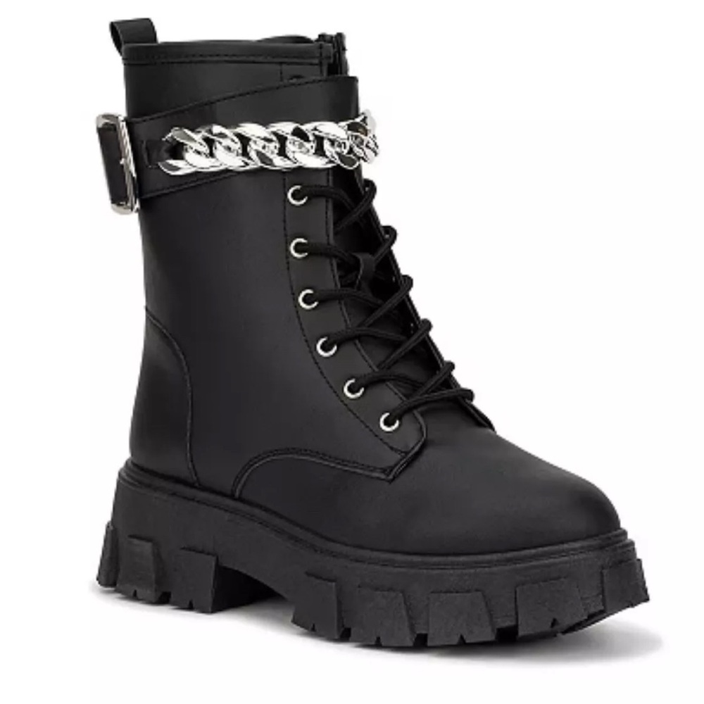 Olivia Miller Ava Boot size 8, brand new in box never worn.